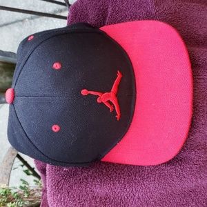 Jordan JUMPMAN Flight Snapback. Black with Red Jumpman and red bill NWOT